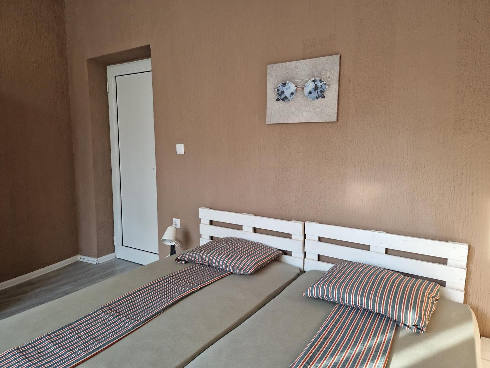 Lambo'S Corner Varna - Guest Rooms Екстериор снимка